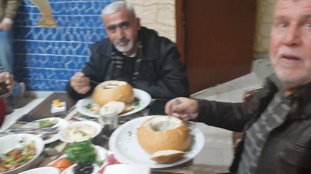 • Грибной суп в буханке хлеба. Mushroom soup in a loaf of bread смотреть онлайн