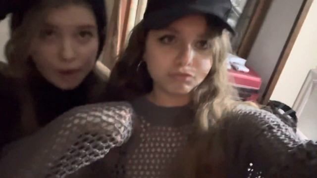 Питерский влог.Поездка с классом в другой город.Золотой зуб бабки и жизнь в поезде? смотреть онлайн