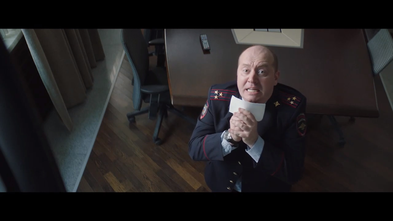 Яковлев в лифте полицейский с рублевки