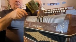 Ветхозаветная гармонь ("Беларусь") из прошлого столетия . Очистка, реставрация и настройка .Фильм 0