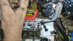 Замена прокладки ГБЦ Chevrolet Aveo Lanos 1.5, притирка клапанов, замена сальников клапанов