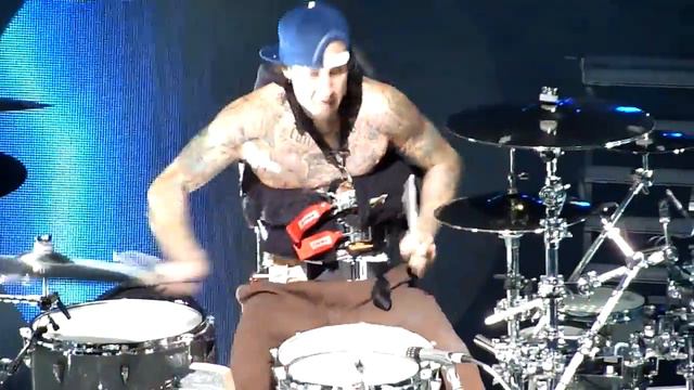 Blink 182 Toronto- Travis Barker Drum Solo