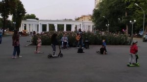 Парк Горького. Луганск. Живая музыка.