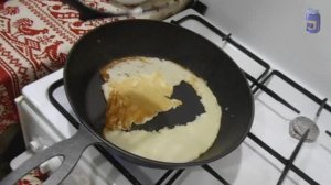 Почему блины рвутся при переворачивании