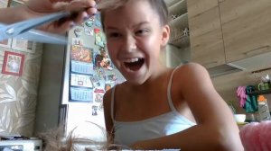 отризаю волосы методом "лисий хвост"