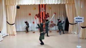 Едут , едут по Берлину наши казаки