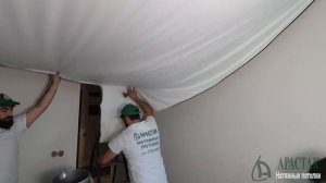 Делаем натяжной потолок на кухне-гостиной – Подробная видеоинструкция по монтажу