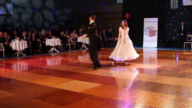 БЕЛЫМ ОБЛАКОМ смотреть онлайн