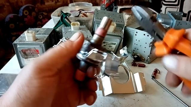 Деньги,которые выкидываем !Что внутри МАГНЕТРОНА.?Лайфхак с магнитом..
