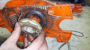 Ремонт стартера Husqvarna 137/142. Как намотать пружину, шнур. Repair of the Husqvarna 137 starter