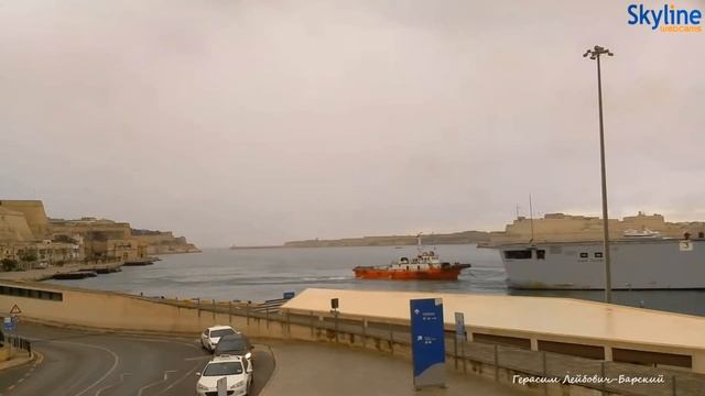 NATO ВМС Большой и ржавый БРДК Италии SAN GIORGIO L 9892 вывели из Валлетты два буксира смотреть онлайн