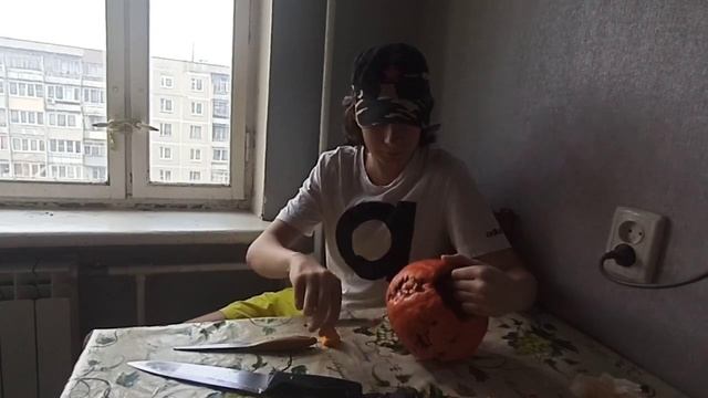 Вырезаю тыкву на хэллоуин | светильник Джека смотреть онлайн