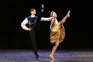 "Фарандола", ансамбль "Ритмы детства". French dance "Farandola", ensemble "Childhood Rhythms".