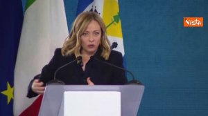 Giorgia Meloni a De Luca: "Invece di fare manifestazioni si metta a lavorare"