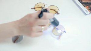 Как выбрать очки: фотохромные линзы