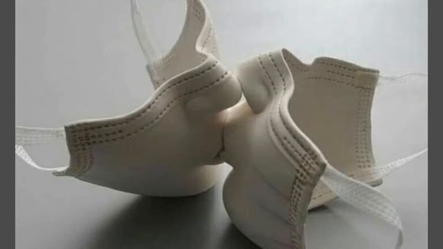 Он поцеловал меня в губы, и внутри меня что-то оборвалось, потому что он... смотреть онлайн