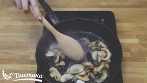 Паста с соусом бешамель и грибами