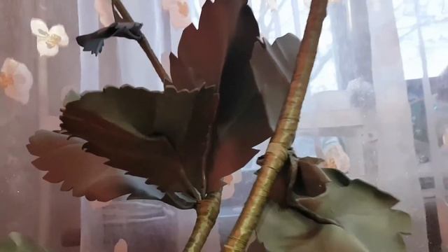 Куст Розы красной из изолона смотреть онлайн