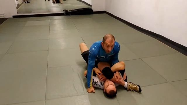 Атака из закрытой позиции маунт.  Mount position attack.