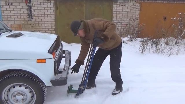 Как зимой поднять ниву шевроле из снега. смотреть онлайн