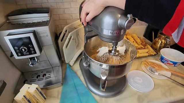 ГОТОВЛЮСЬ К ПРАЗДНИКУ/ ОРЕШКИ СО СГУЩЁНКОЙ / ТРУБОЧКИ