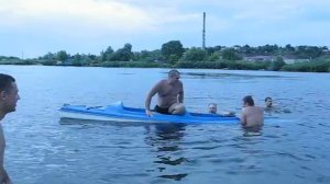 прикол прогулка на байдарках на речке 2 walk on baybarkah,