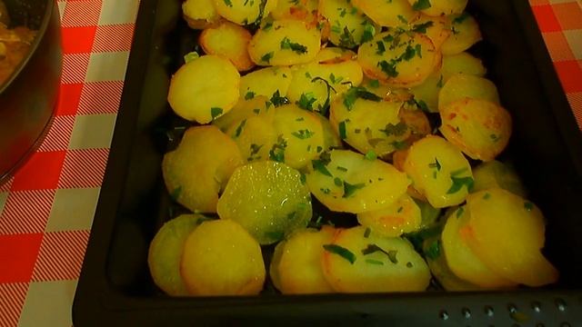 Жаркое из курицы с картошкой грибами в духовке! Вкусный обед или ужин для всей семьи!
