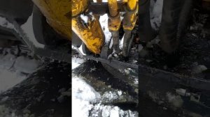 Замена поворотного круга на экскаваторе Хонда 210 без снятия стрелы