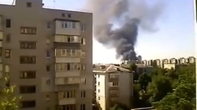 В Броварах горит склад с пенопластом и АЗС смотреть онлайн