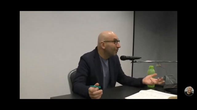 Когда ты победил бабу... Полное разочарование. Сатья Дас бьет женщину на своем семинаре.
