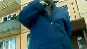 "Поганые сволочи" у подъезда и злая бабка