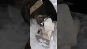 Kia Spectra l КАК ЛЕГКО РАСКРУТИТЬ БОЛТ ШКИВА НА КАЛЕНВАЛУ , БЕЗ СПЕЦ ИНСТРУМЕНТВ.