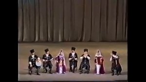 "Попурри на темы адыгейских народных мелодий". Исполняет оркестровая группа ансамбля "Нальмэс"