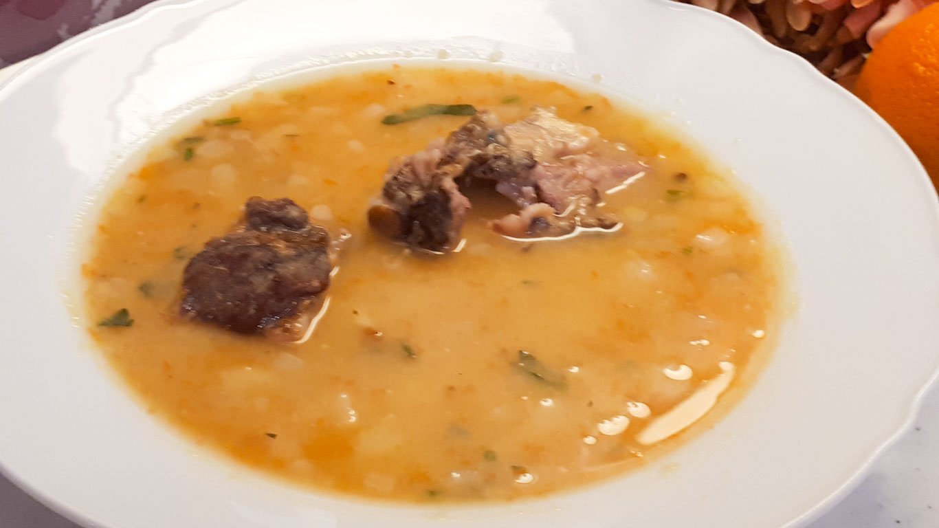 Как приготовить гороховый суп? Гороховый суп – рецепт классический. Гороховый суп с копченостями.
