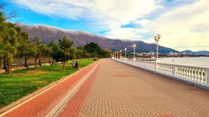 ГЕЛЕНДЖИК. ГОРОД ВЫМЕР. ЗИМА ПРИШЛА. ПОГОДА 29.11.2022. СПУСКАЕТСЯ БОРОДА