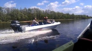 Перегонки на крыме с мотором DF40 против крым с мотором DF50 .Df40 выходит в перёд на легонце.