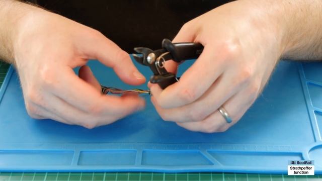 #12 Lima Class 47 Loco Upgrade: Wiring a DCC Decoder to a Ringfield Motor (Part 1) смотреть онлайн