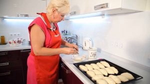 Готовим пирожки с ягодами в духовке Pyramida