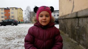 Взгляд ребёнка:  "... Как же делают бензин ? ... "