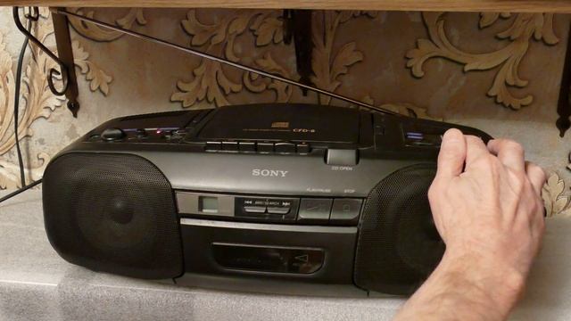 Sony CFD-8. Магнитола, спасённая от помойки. смотреть онлайн