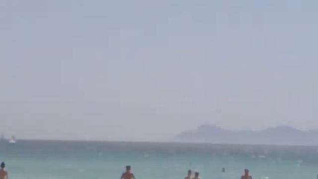 Майорка. Жесткая посадка пожарного самолетв на пляже для тушения пожара в горах смотреть онлайн