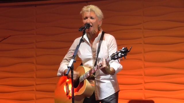 Акустика Дианы Арбениной в клубе PM Loft. 30.05.2015. Солнце. смотреть онлайн