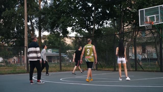 Профи притворились БОТАНАМИ на Баскетболе #2 | Nerds Basketball Prank