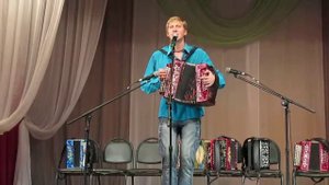 Гармонист Игорь Шипков.