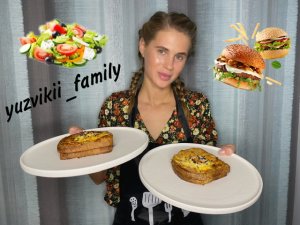 Горячий бутерброд с яйцом и сыром на завтрак.