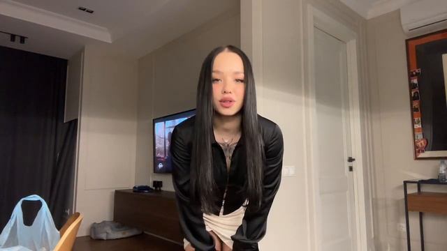 СЛИШКОМ ПОДНЯЛА ЮБКУ... смотреть онлайн