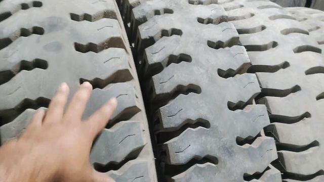 original second hand truck tyre 10.00.20 best price, bilkul fresh truck tyre saste damo me😊☺️