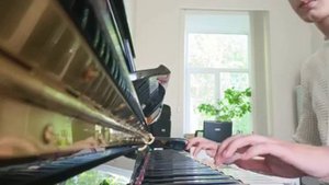 мелодия "Голубка (Ланфрен ланфра)" на пианино