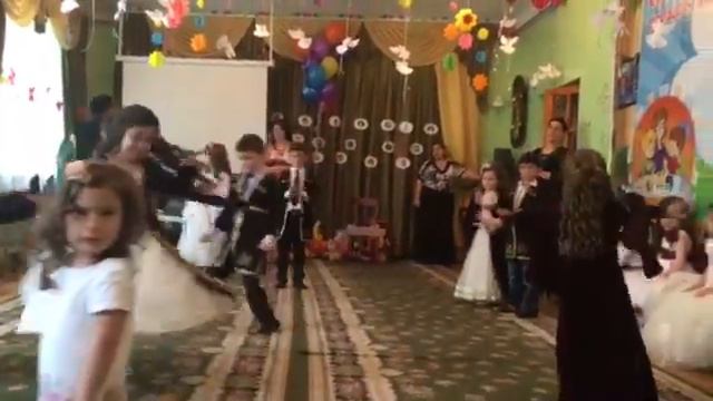 Продолжение лезгинки ДОУ номер 8 Избербаш смотреть онлайн