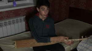 Как научиться играть на пандуре.